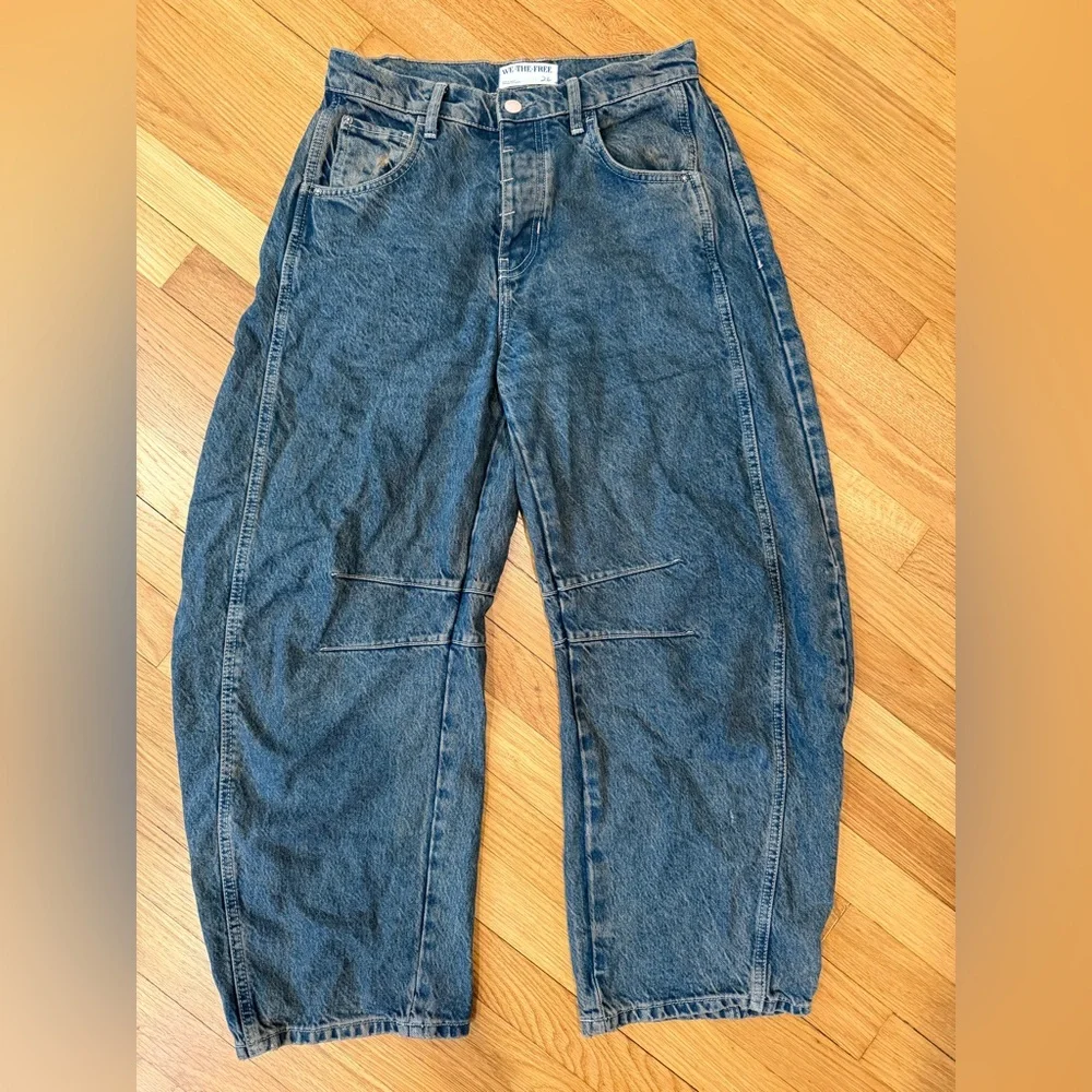 Free People Barrel Jeans - Picture 4 of 9